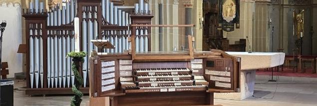 Neue Chororgel und neuer Spieltisch
