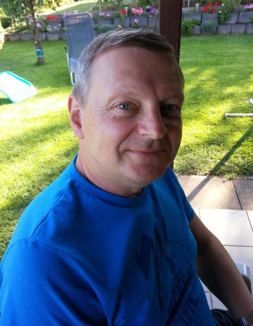 (c) Adam Urgatz Adam Urgatz