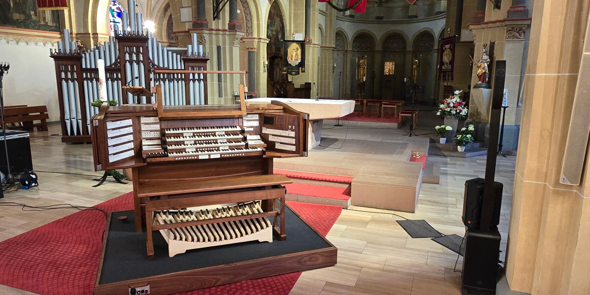 Chororgel und Spieltisch St.Marien Neunkirchen
