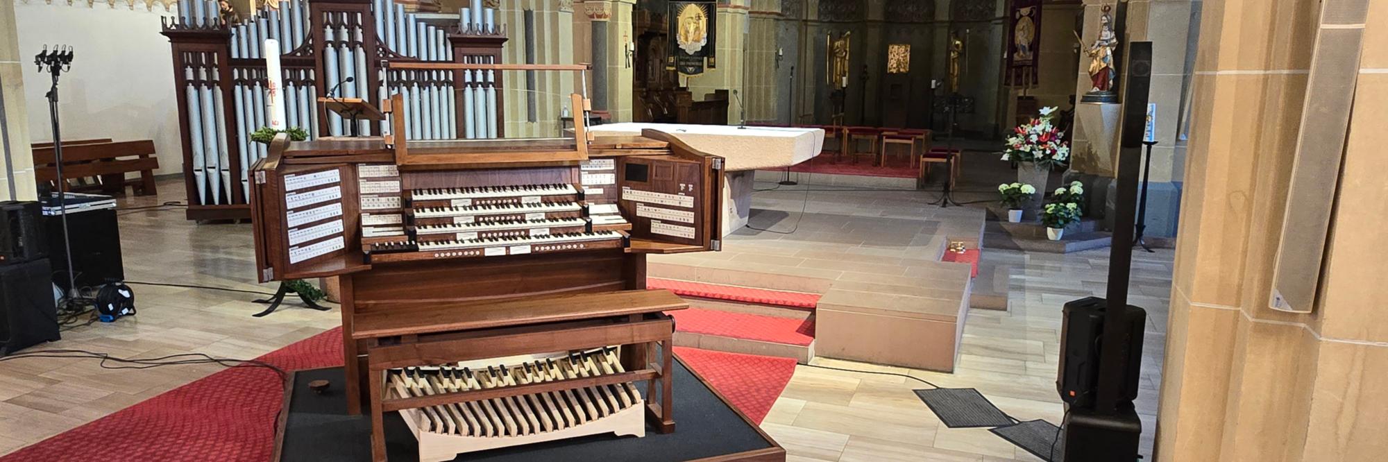 Chororgel und Spieltisch St.Marien Neunkirchen
