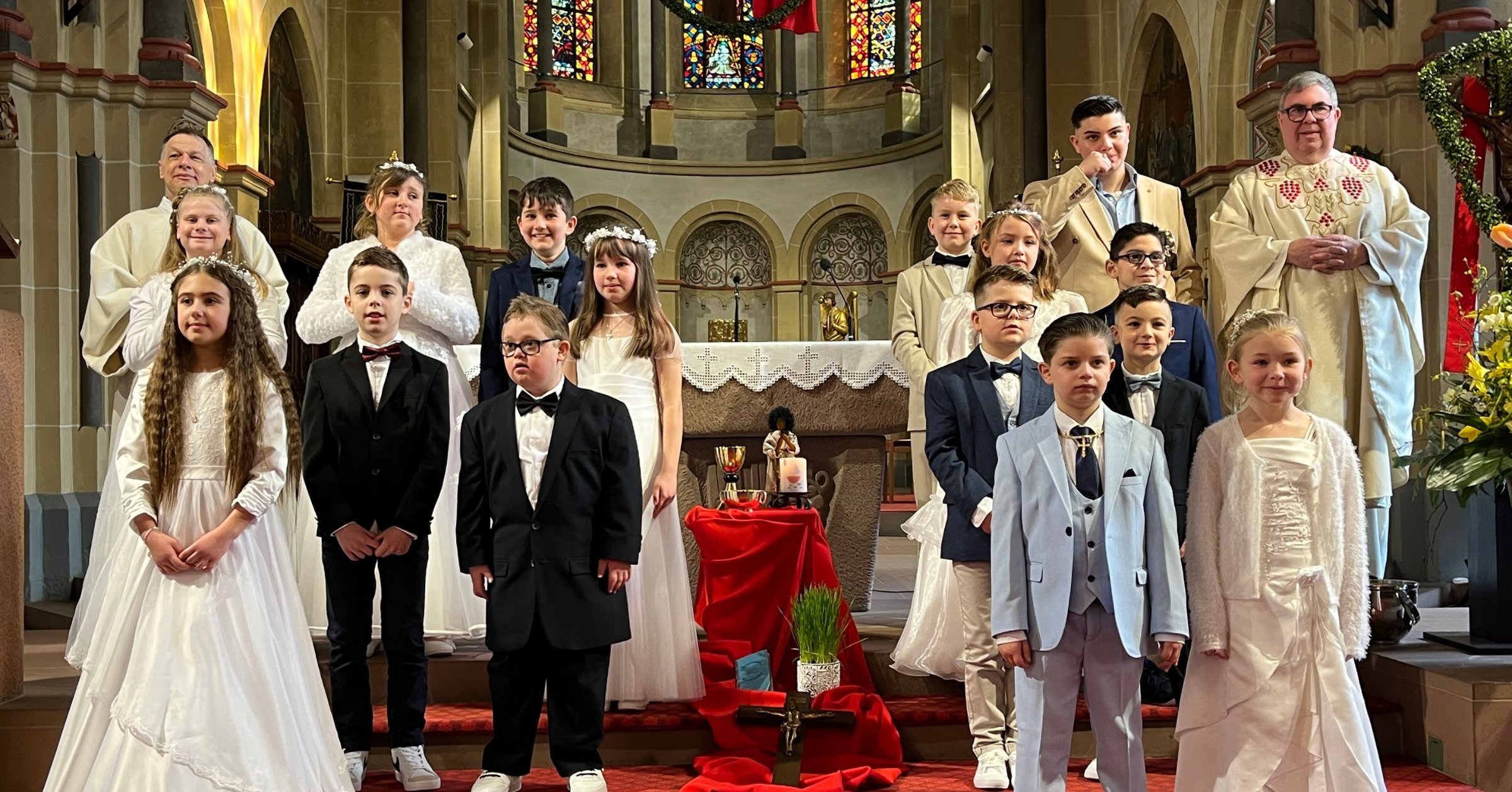 Kommunion (lat. communio „Gemeinschaft“) Pfarrei St. Marien